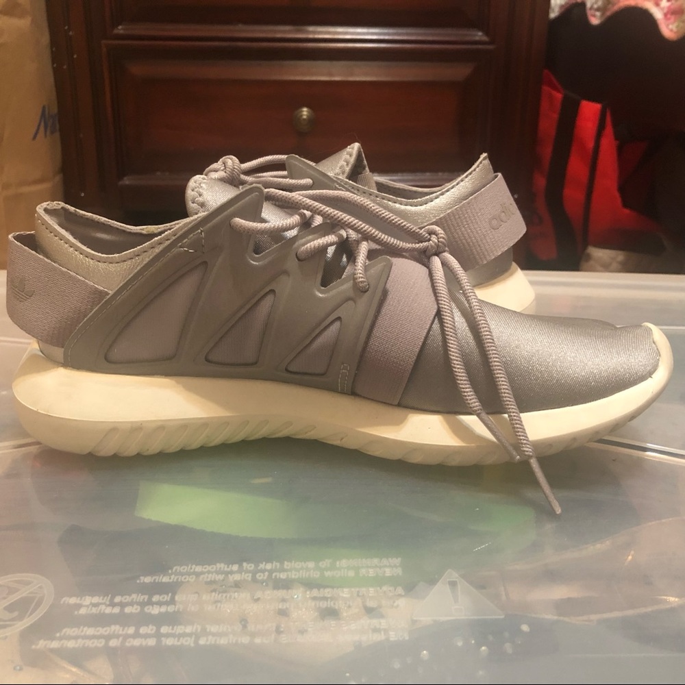 Adidas - Picture 2 of 4